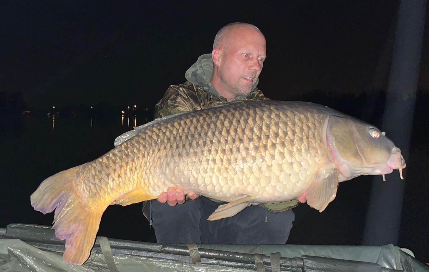 Karper 3 op nachtvisstek 2 Karper 3 op nachtvisstek 2